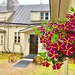 Salonsaaren Lomakylae