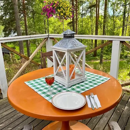 Salonsaaren Lomakylae Apartman Asikkala
