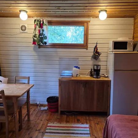 Salonsaaren Lomakylae